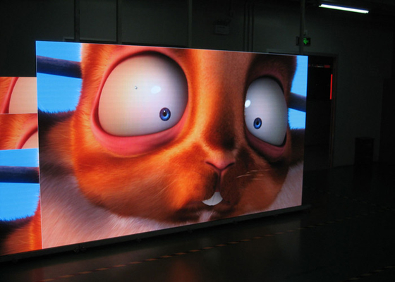 China High Resolution SMD Led Display Small Pitch LED Screen 400*300*66mm supplier